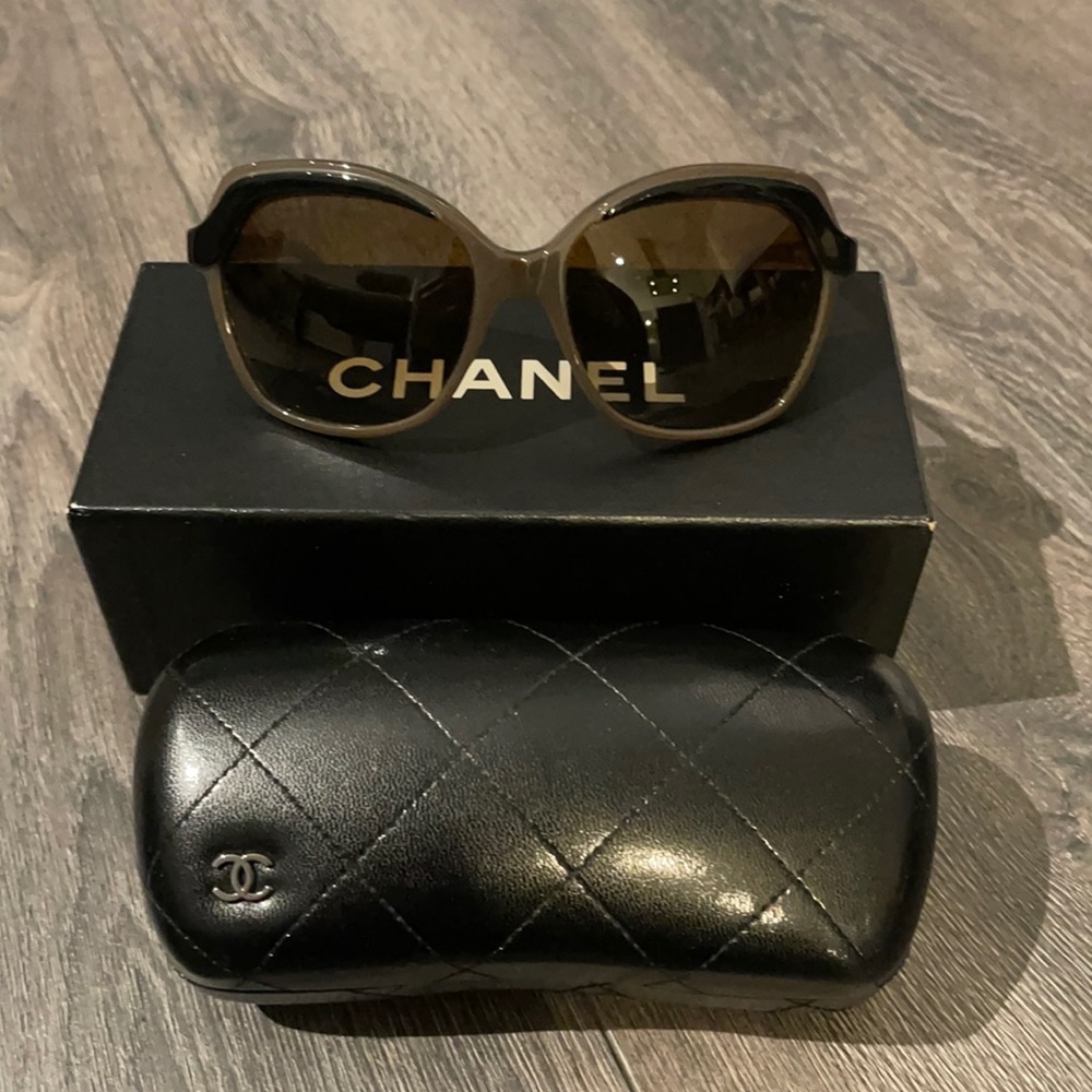 Chanel sunglasses - like new!